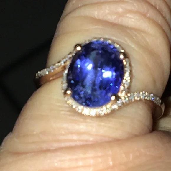 London Blue Topaz in 14K ring - Picture 3 of 5